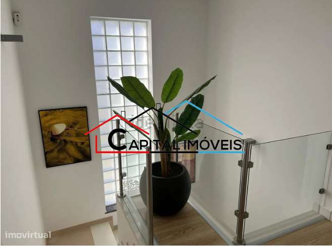 Moradia V4 c/quintal. (AP)-6