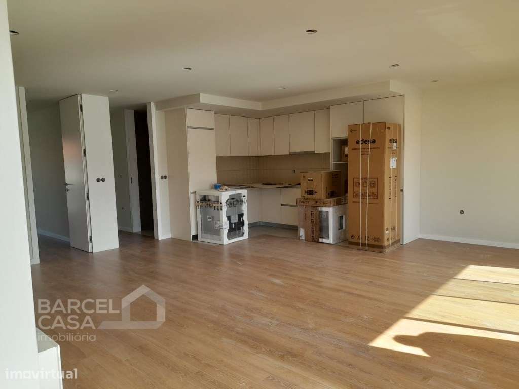 Apartamento T4 Duplex com garagem fechada em Arcozelo - Barcelos - Grande imagem: 4/26