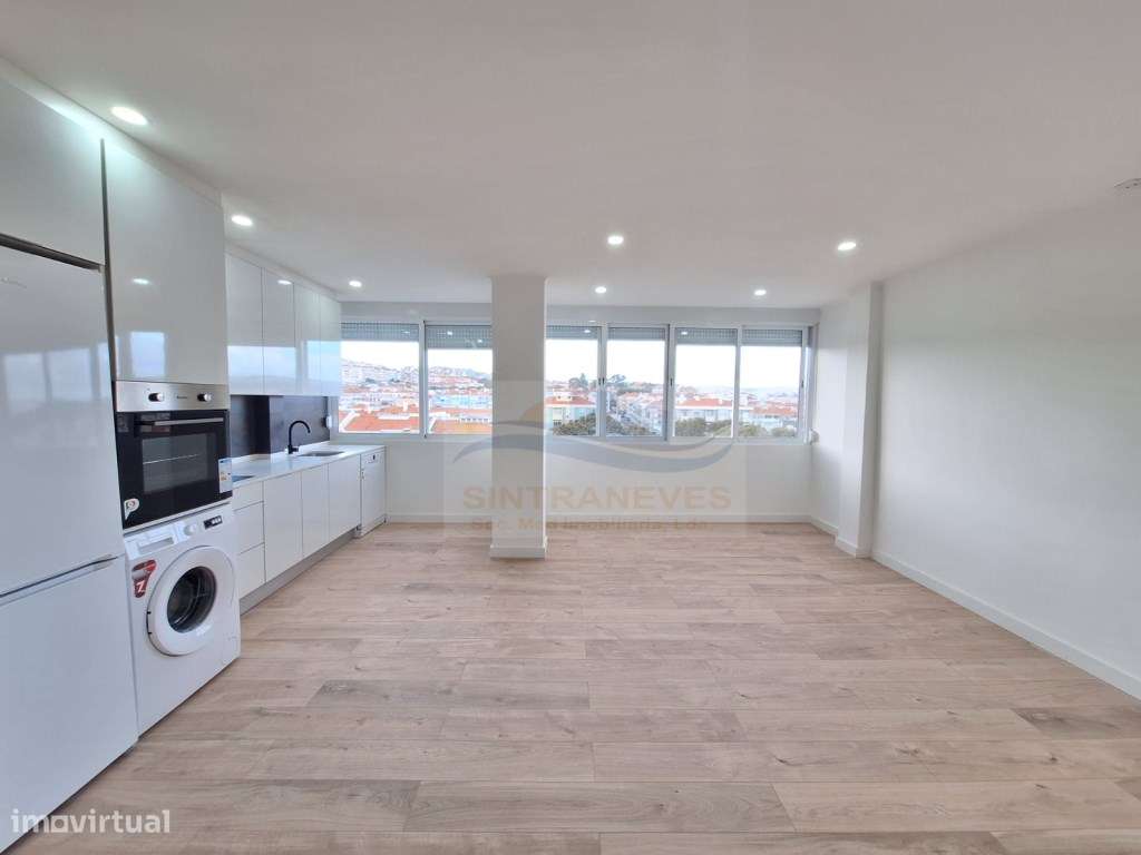 Oportunidade! T4 Renovado com Cozinha Nova e Open Space-1