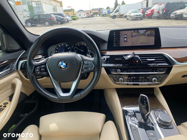 BMW Seria 5 530i Luxury Line - 11