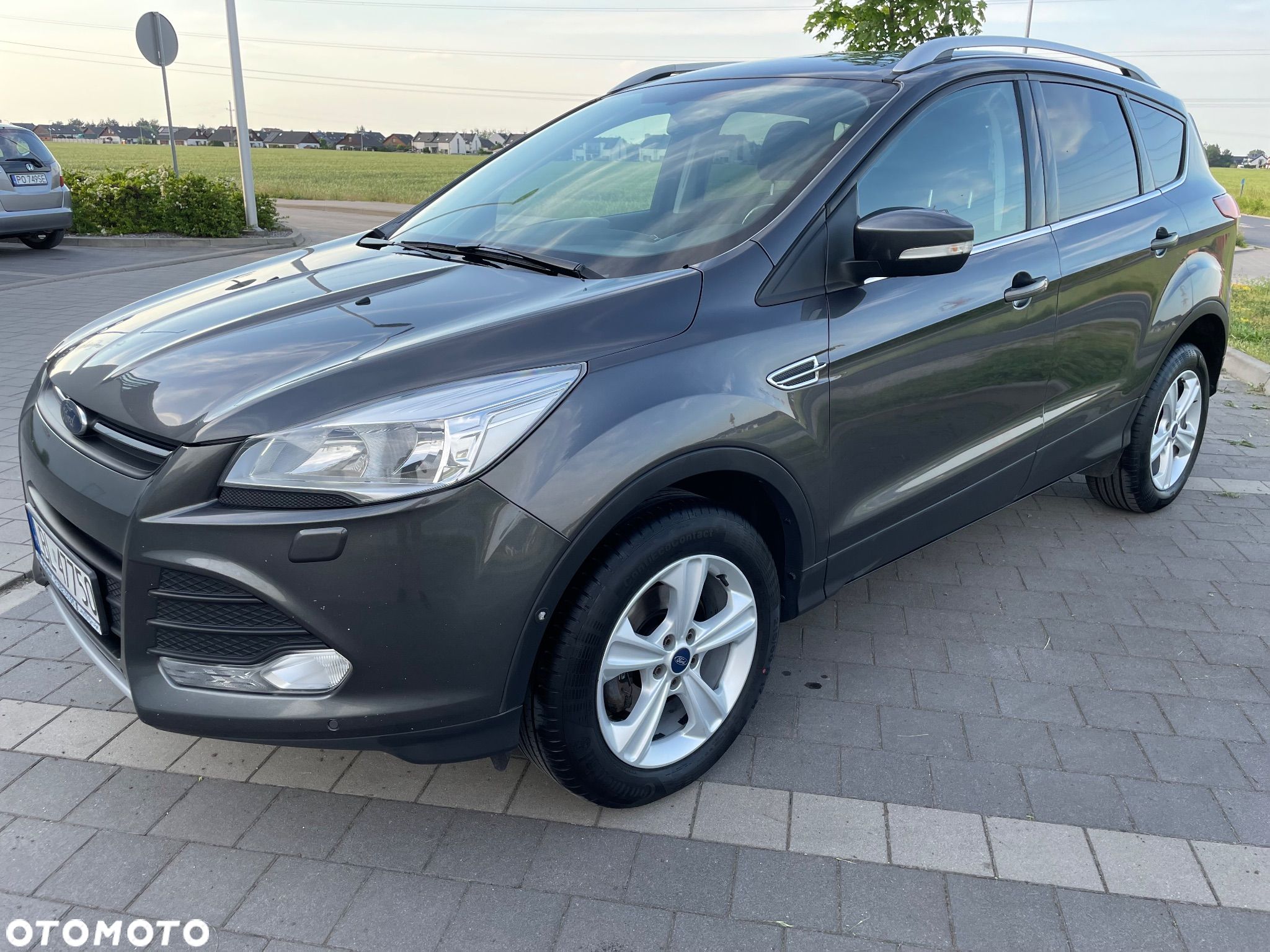 Ford Kuga - 1