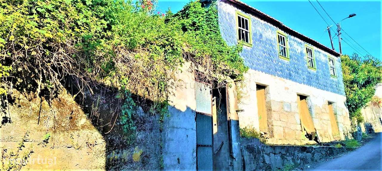 Duas moradias com terreno  e água junto ao ribeiro,  para reconstrução - Grande imagem: 4/25