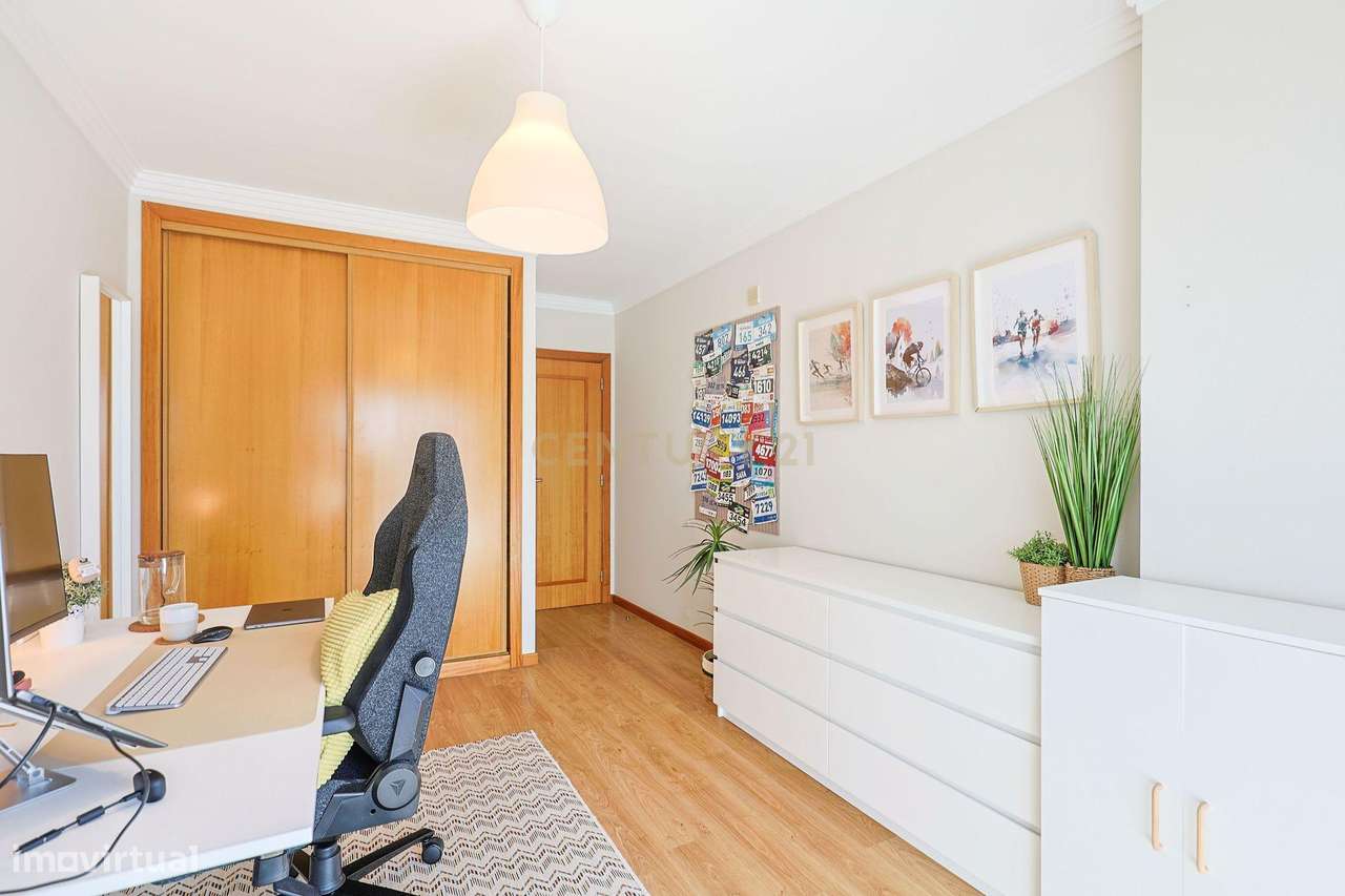 Apartamento T2, com Lugar de Parqueamento e Arrecadação, Quinta de São-24
