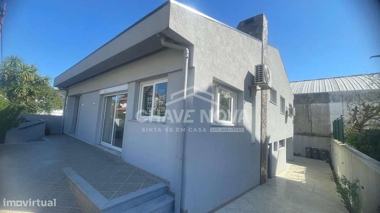 Moradia T4 Totalmente Remodelada em Águas Santas-12