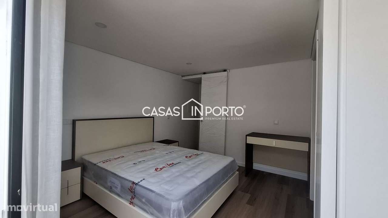 Moradia Triplex T2 com Terraço - Localização Premium junto à Lapa,-20
