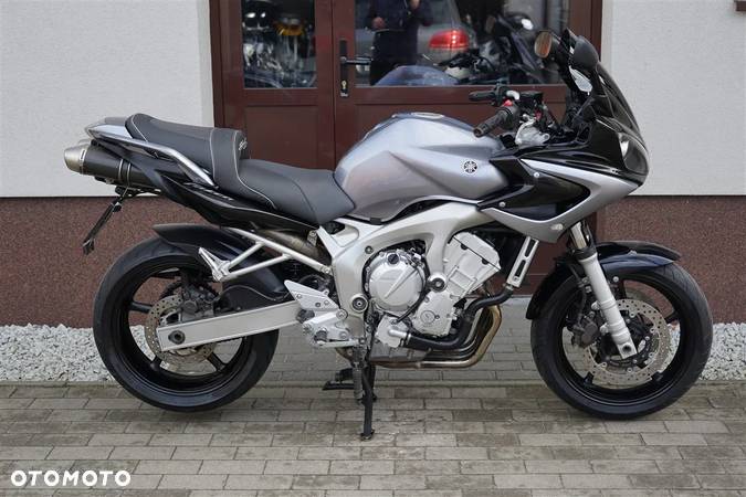 Yamaha FZ - 20