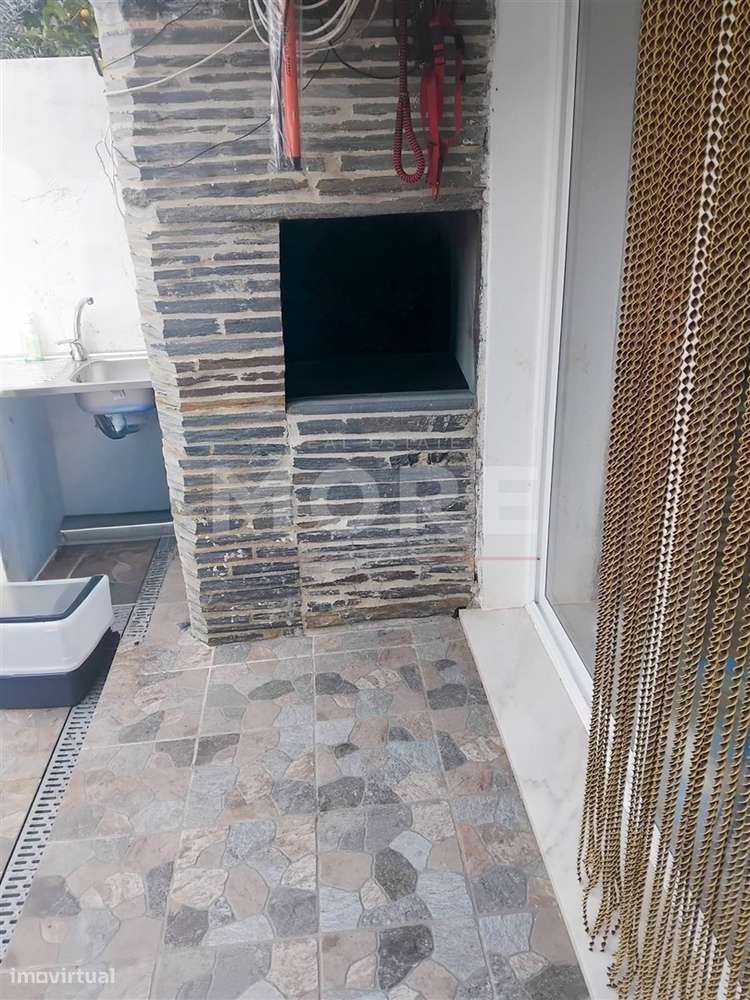 Moradia T3 Térrea Totalmente Remodelada-20