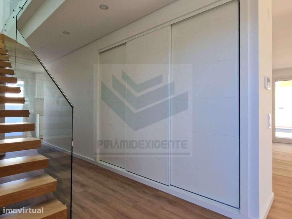 Moradia Isolada, Nova, Pronta a Habitar, Piscina em AZEITÃO - Grande imagem: 4/38