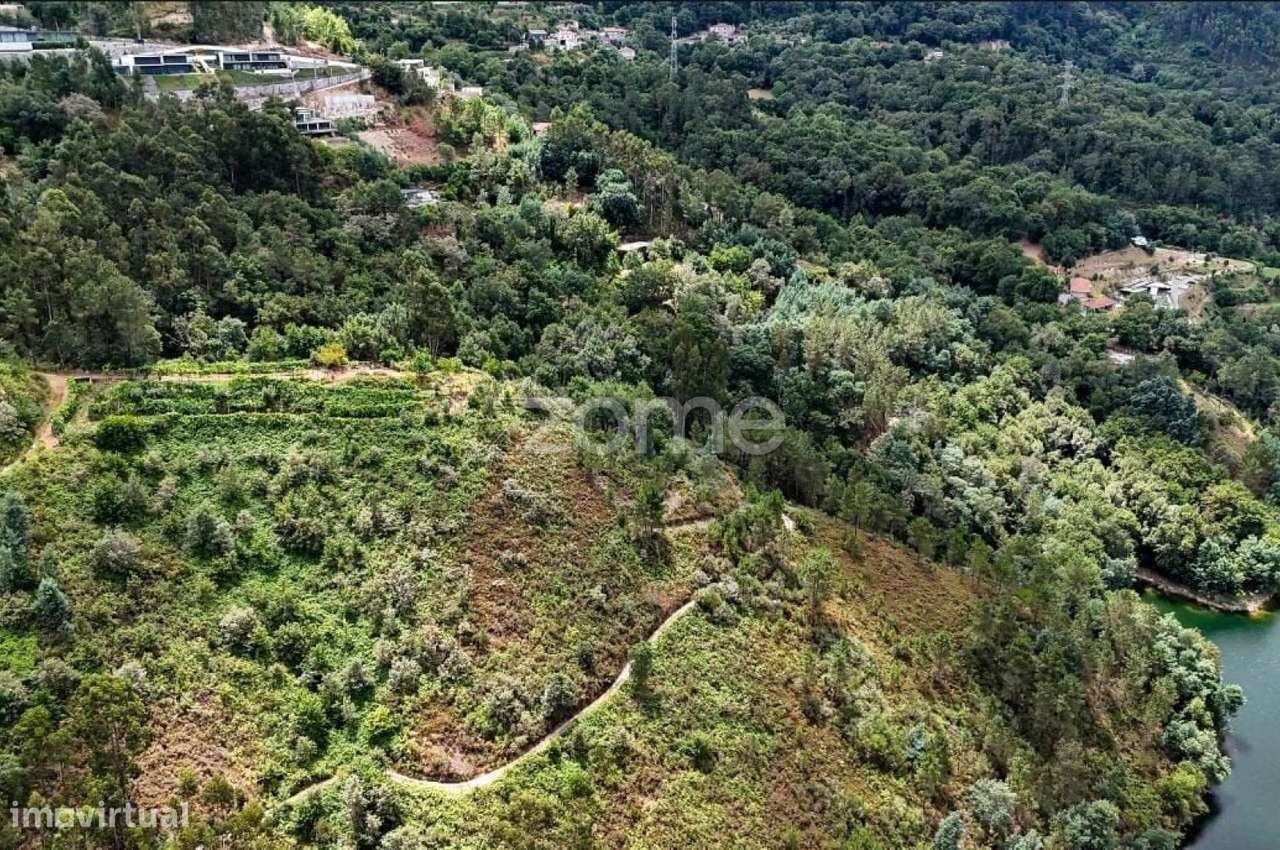 Terreno à Venda - Gerês - Grande imagem: 3/3