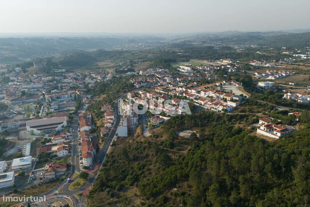 Magnífica Moradia T3+1 com Piscina – Porto de Mós-28