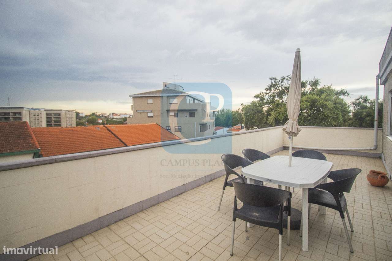 Apartamento T3 renovado com terraço, ao ISCAP e 900mts H.S.João-5