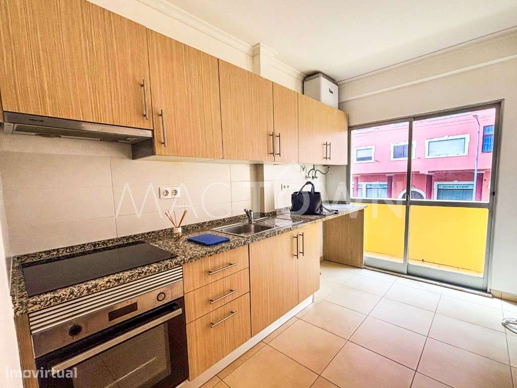 Mais Espaço pelo Mesmo Preço: Descubra Este T1+1 em Rio de Mouro - Grande imagem: 3/9