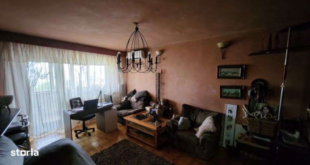 De vânzare apartament 3 camere Cartier Buzaului-1