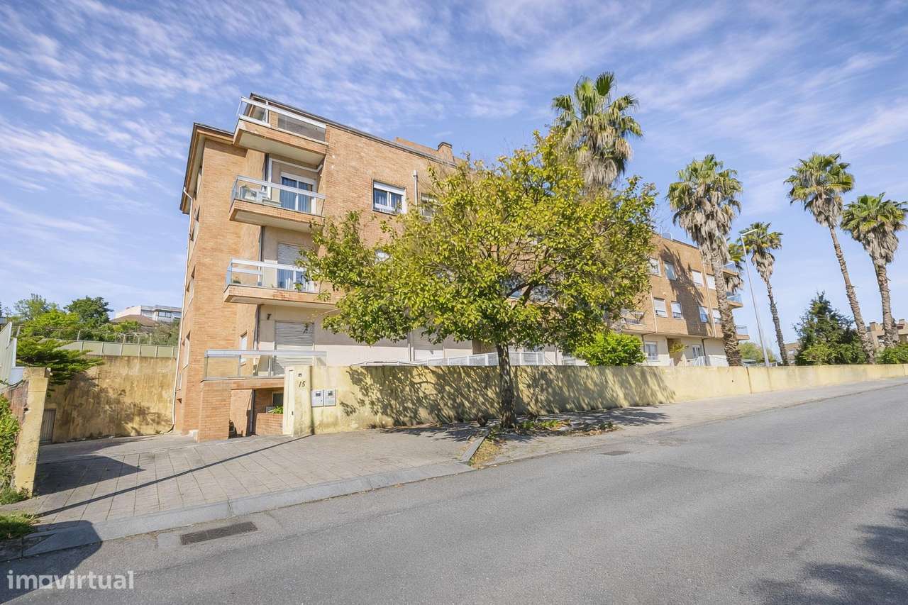 Apartamento T2 RENOVADO com Varanda e Garagem Box – Ermesinde-31