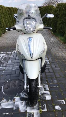 Piaggio Beverly 125 szyba lusterka osłona - 1