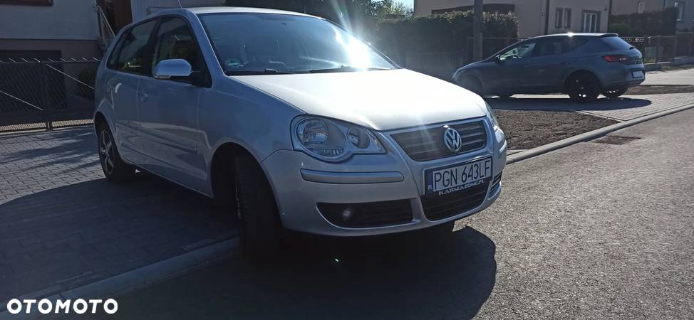 Volkswagen Polo 1.4 16V Comfortline - 24