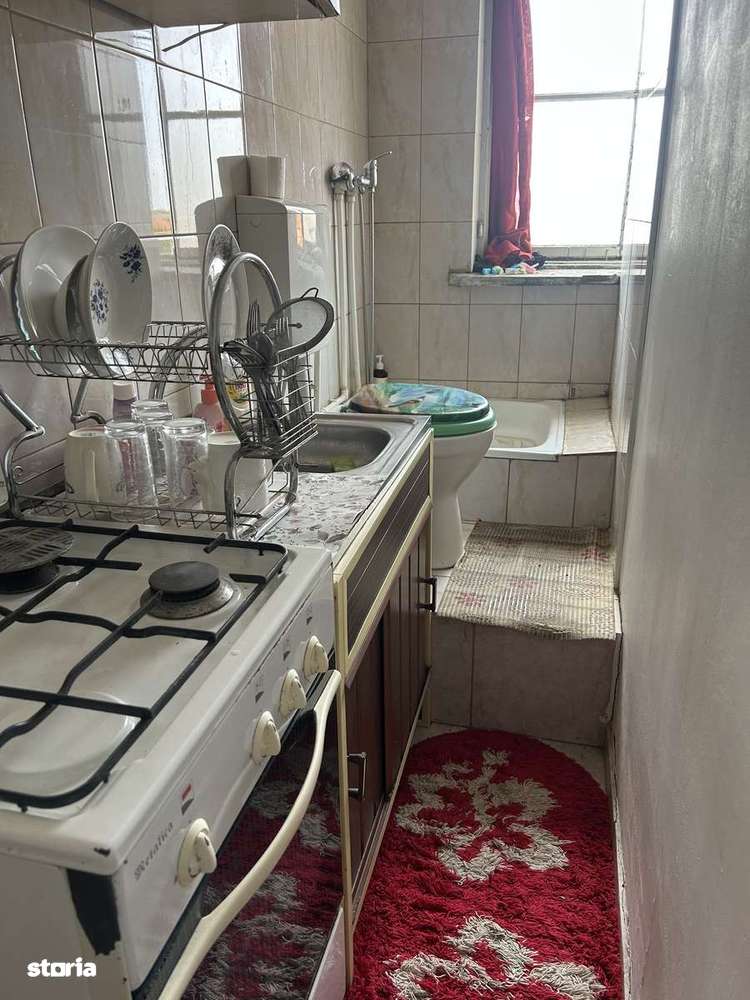 Vând cameră cămin cu baie și bucătărie proprie - Imagine principală: 4/5