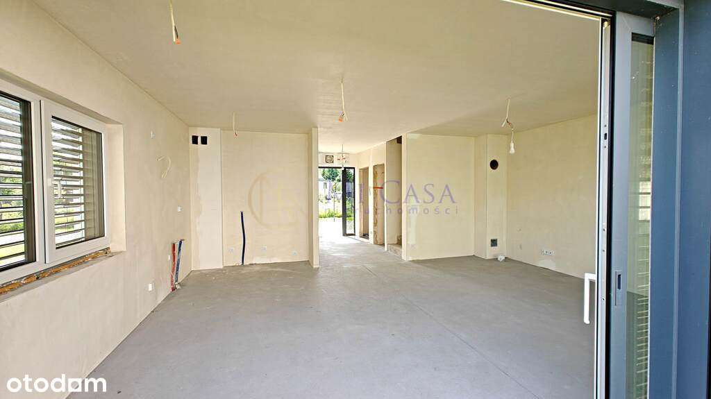 Funkcjonalny dom z dodatkowym pokojem na parterze-7