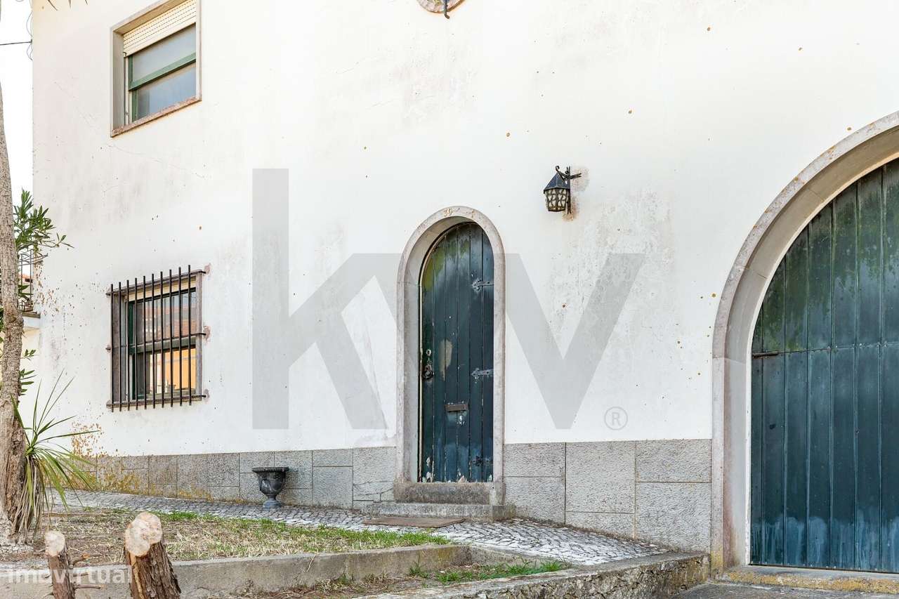 Moradia Independente no Cartaxo com 3 pisos e logradouro - Grande imagem: 2/34