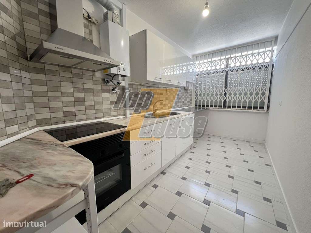 Apartamento T3 Duplex na Costa de Caparica - Poucos Minutos da Praia-1