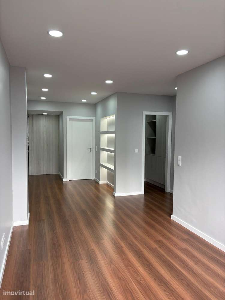 Apartamento T2 Totalmente Renovado com Pequeno Quintal - Bonfim-13