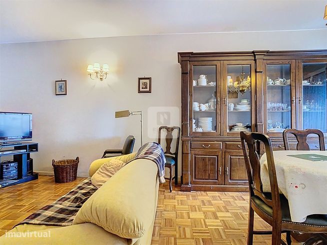 Apartamento T4 com Varandas - Casa da Música, Porto-1