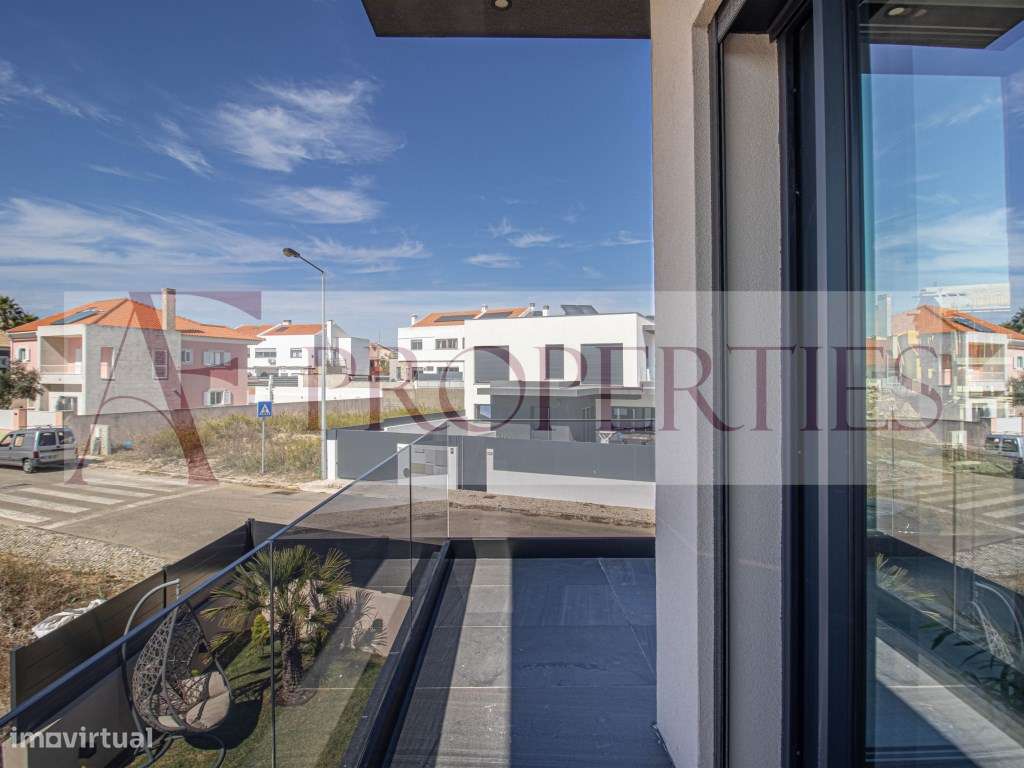 Moradia de luxo isolada com piscina aquecida, jardim e acabamentos ...-24