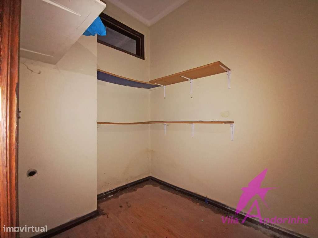 Apartamento T3 a 2 minutos do centro da cidade com garagem.-6