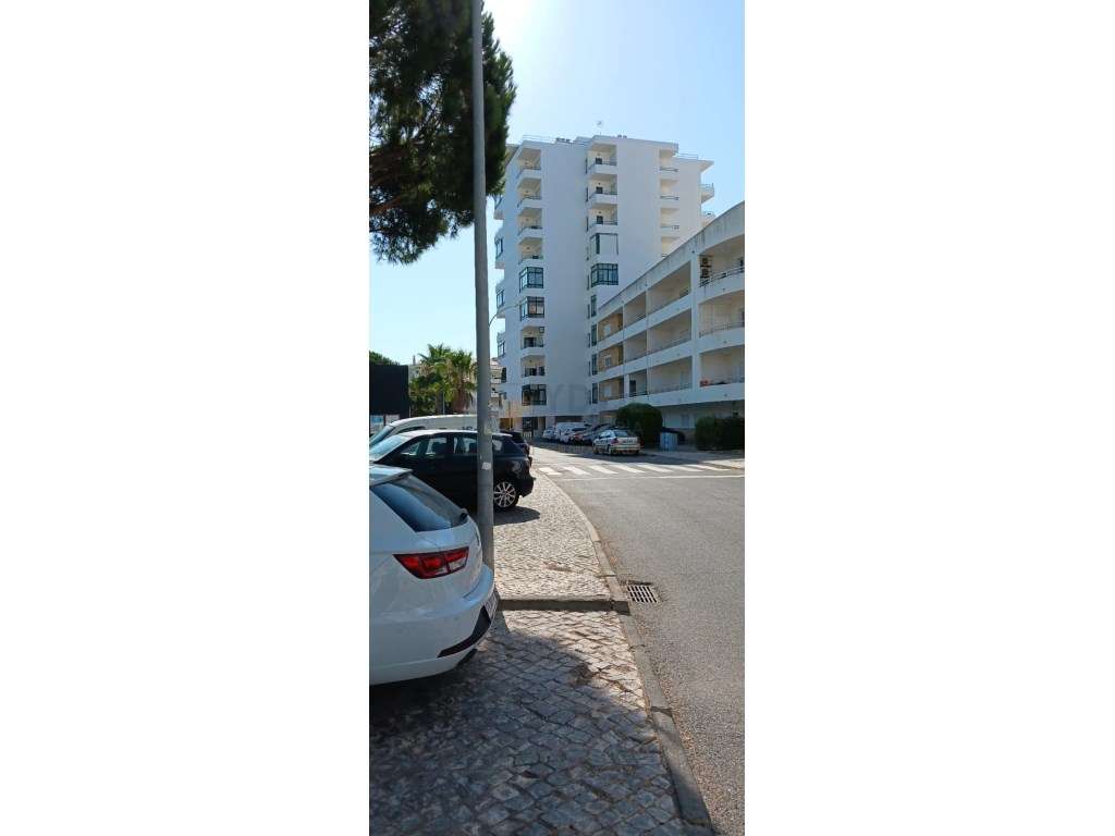 Apartamento T1 com Garagem - Quarteira-13