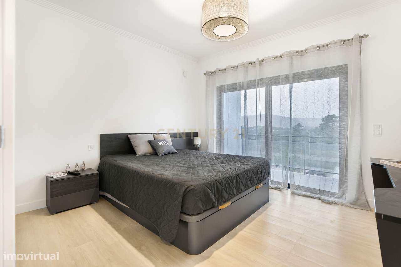 Qualidade de Vida e Bom Gosto nos Jardins de Santiago - 4 Quartos e 3-19