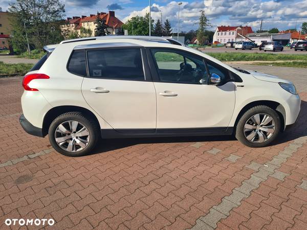 Peugeot 2008 1.2 Pure Tech Style S&S - 5