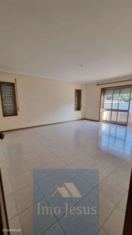 Apartamento T3 Laborim-2