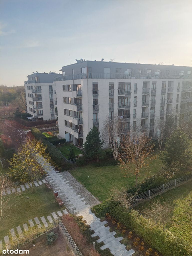 Przestronny apartament, balkonem Maratońska/ Pozna
