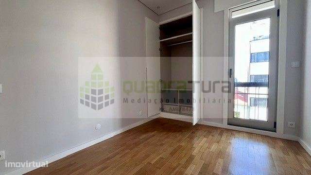 Apartamento T2 | Boavista | junto à Rotunda | Totalmente restaurado-16