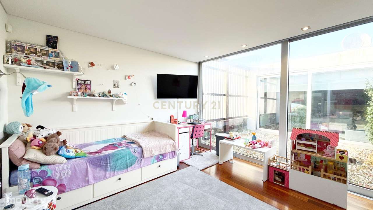 Moradia Térrea de Luxo com Piscina Aquecida e Jacuzzi a 2 km da Praia-31