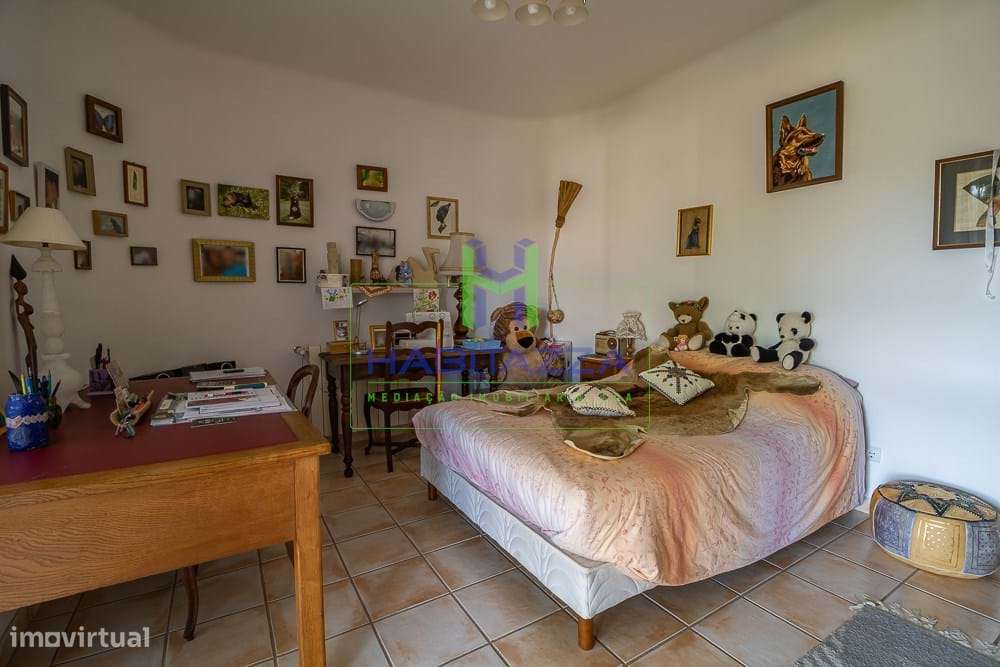 Fantástica Moradia Térrea T3+1, com piscina, grande jardim, e garagem,-56