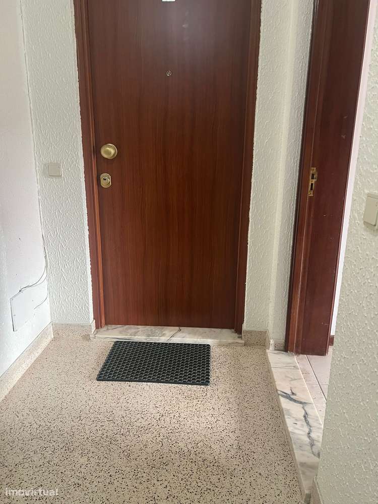 Apartamento T2 em Vila Nova de Gaia próximo da Nova estação de Metro-13