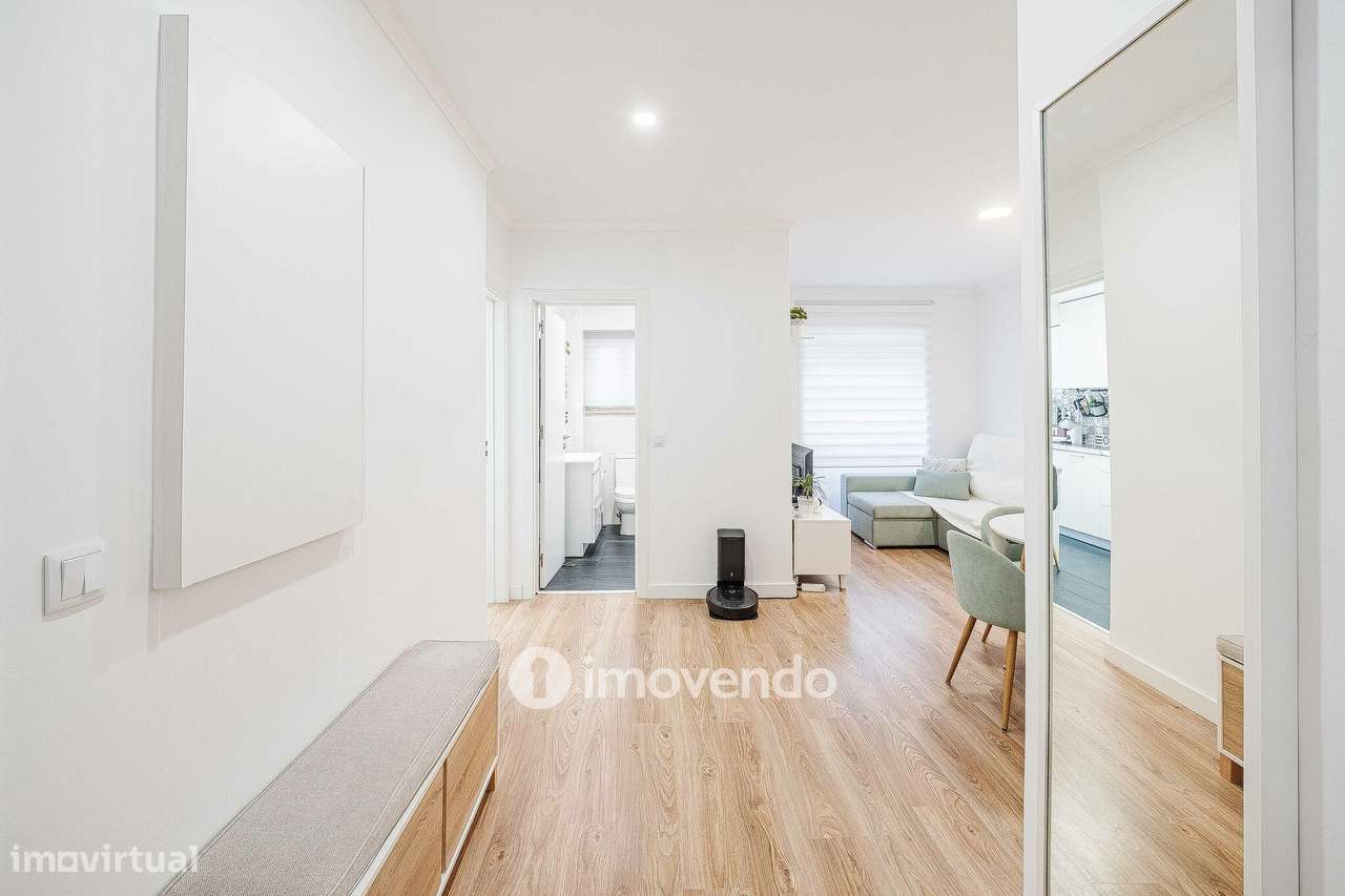 Apartamento T2 totalmente renovado, com cozinha equipada, na Amadora - Grande imagem: 2/39
