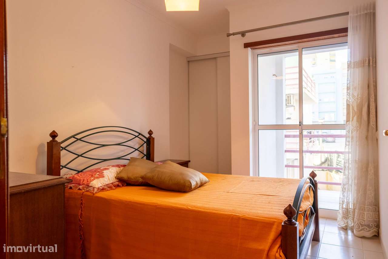 Apartamento T2 Espaçoso em Armação de Pêra com Garagem!-23