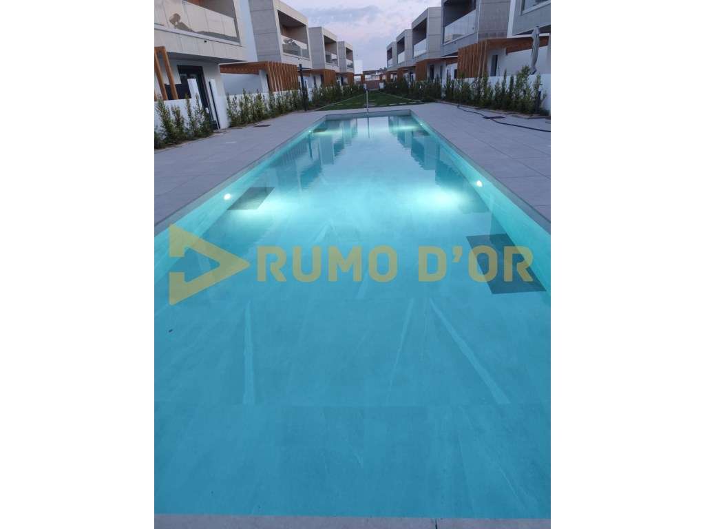 Moradia T4, garagem e piscina em Condomínio privado Albufeira-6