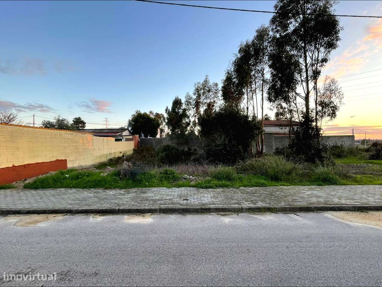 Lote de Terreno Urbano, com 338m2, para construção de moradia - Grande imagem: 3/12