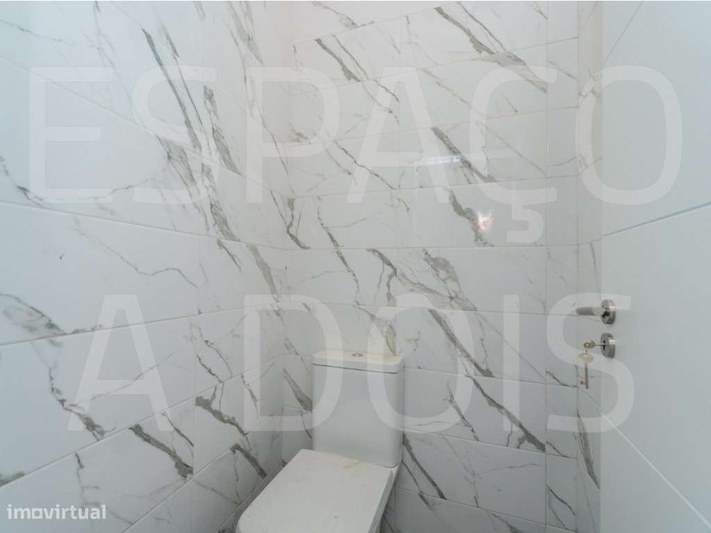 Armazém Amplo; com 2 Pisos! Boa Localização, próximo do Centro da A...-12