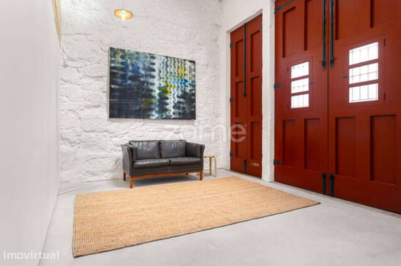 LOFT com pátio e 6 suítes, totalmente mobilado e equipado, Porto - Grande imagem: 2/36