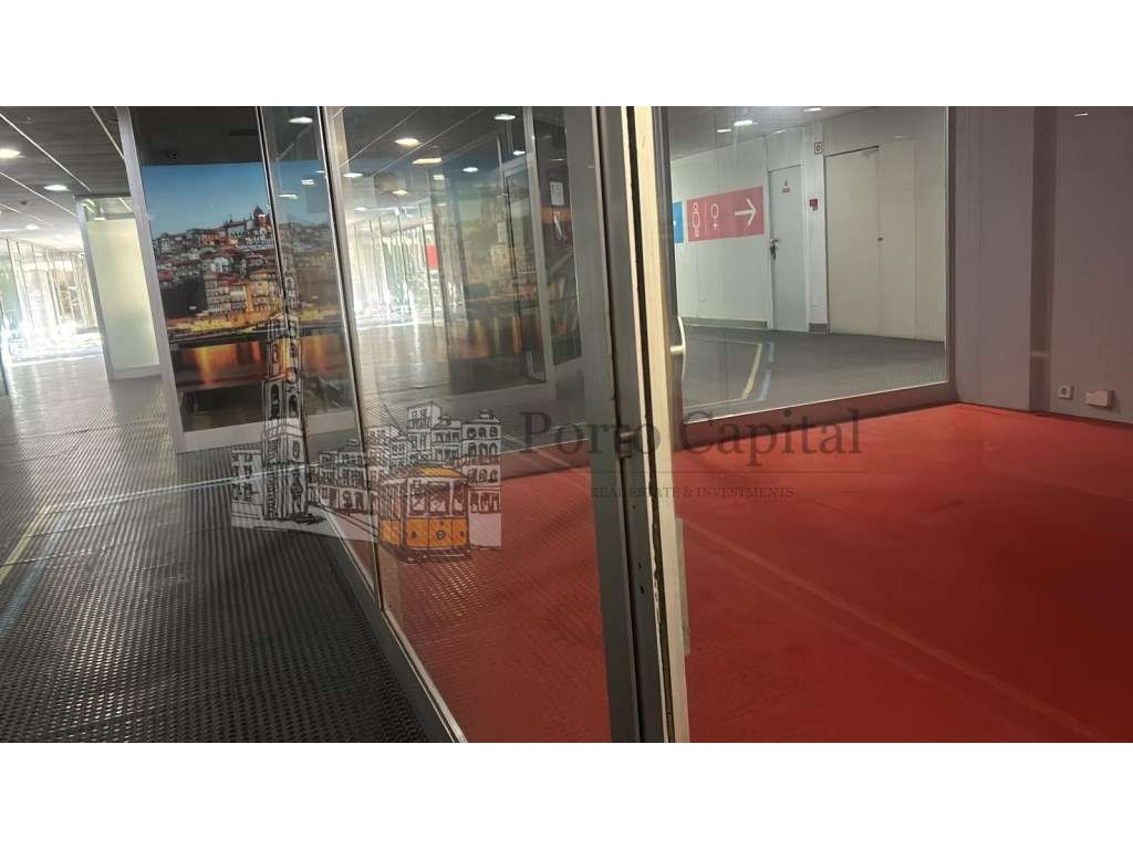 LOJA PRÓXIMO A CASA DA MUSICA - Grande imagem: 2/20