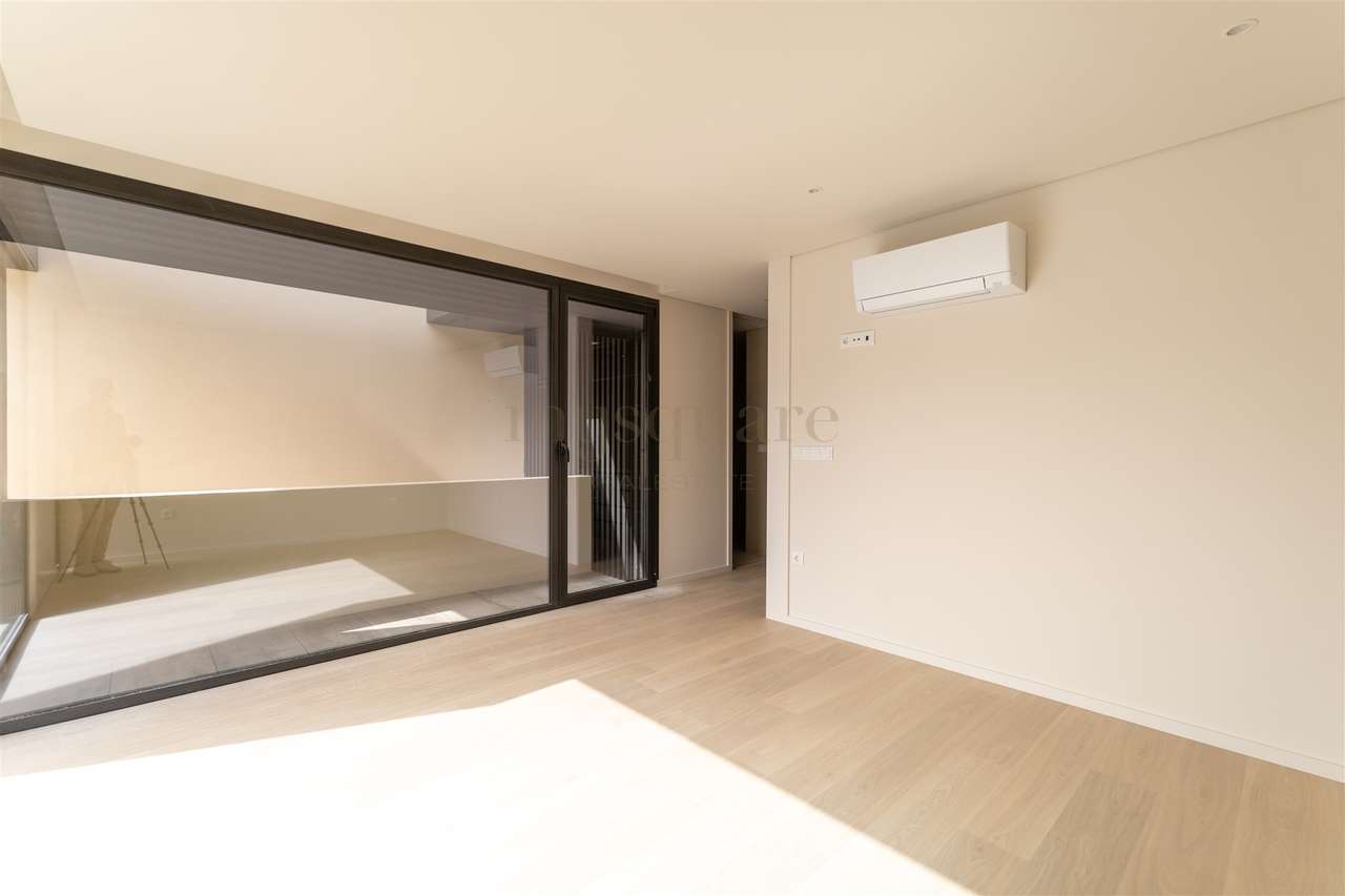 Moradia T3 de 2 frentes com jardim em São Pedro da Cova, Gondomar-16