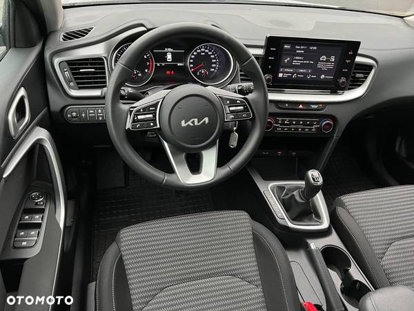 Kia Ceed 1.5 T-GDI M - 9