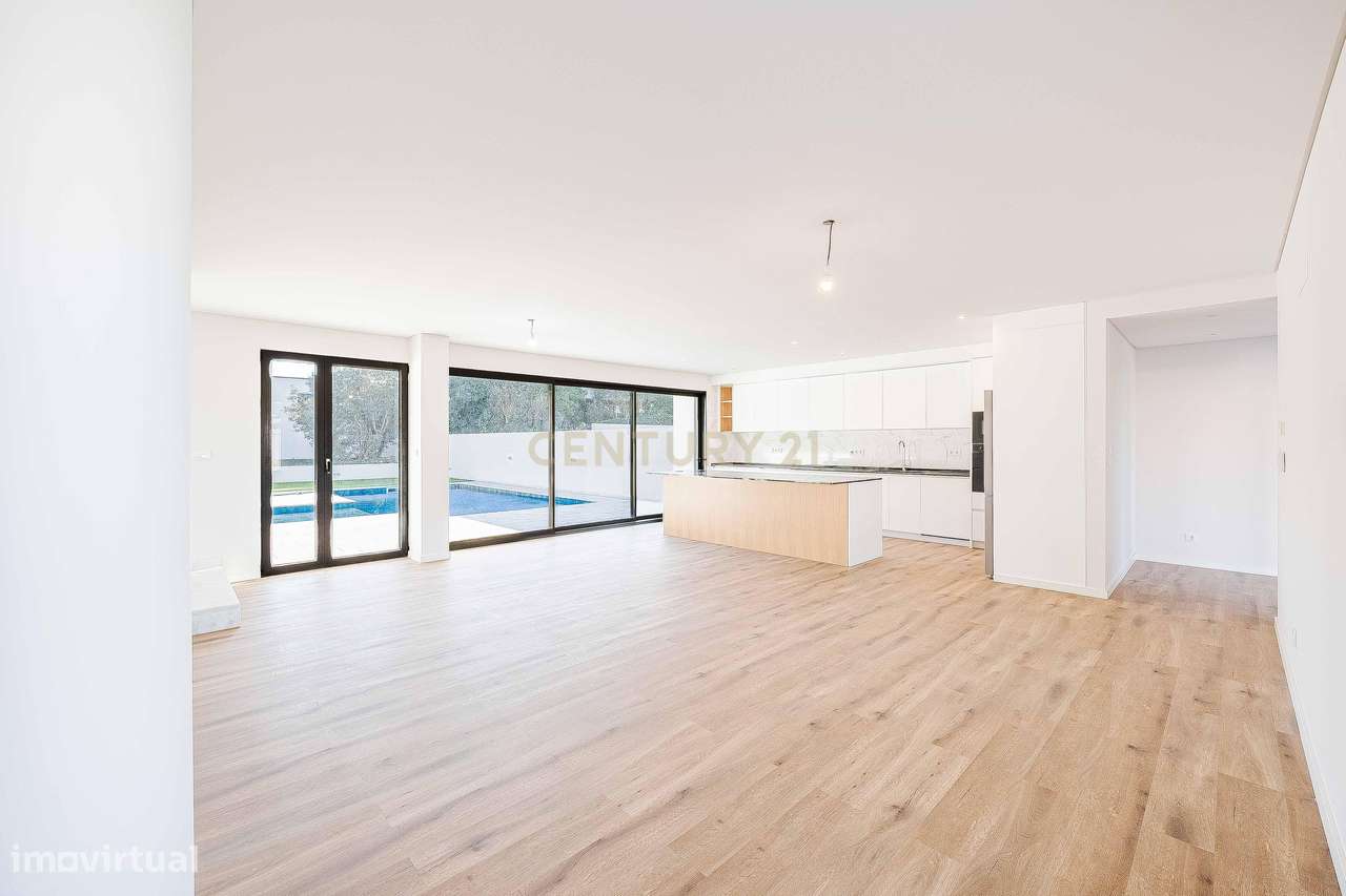 Moradia T3 Moderna de Acabamentos Premium-7