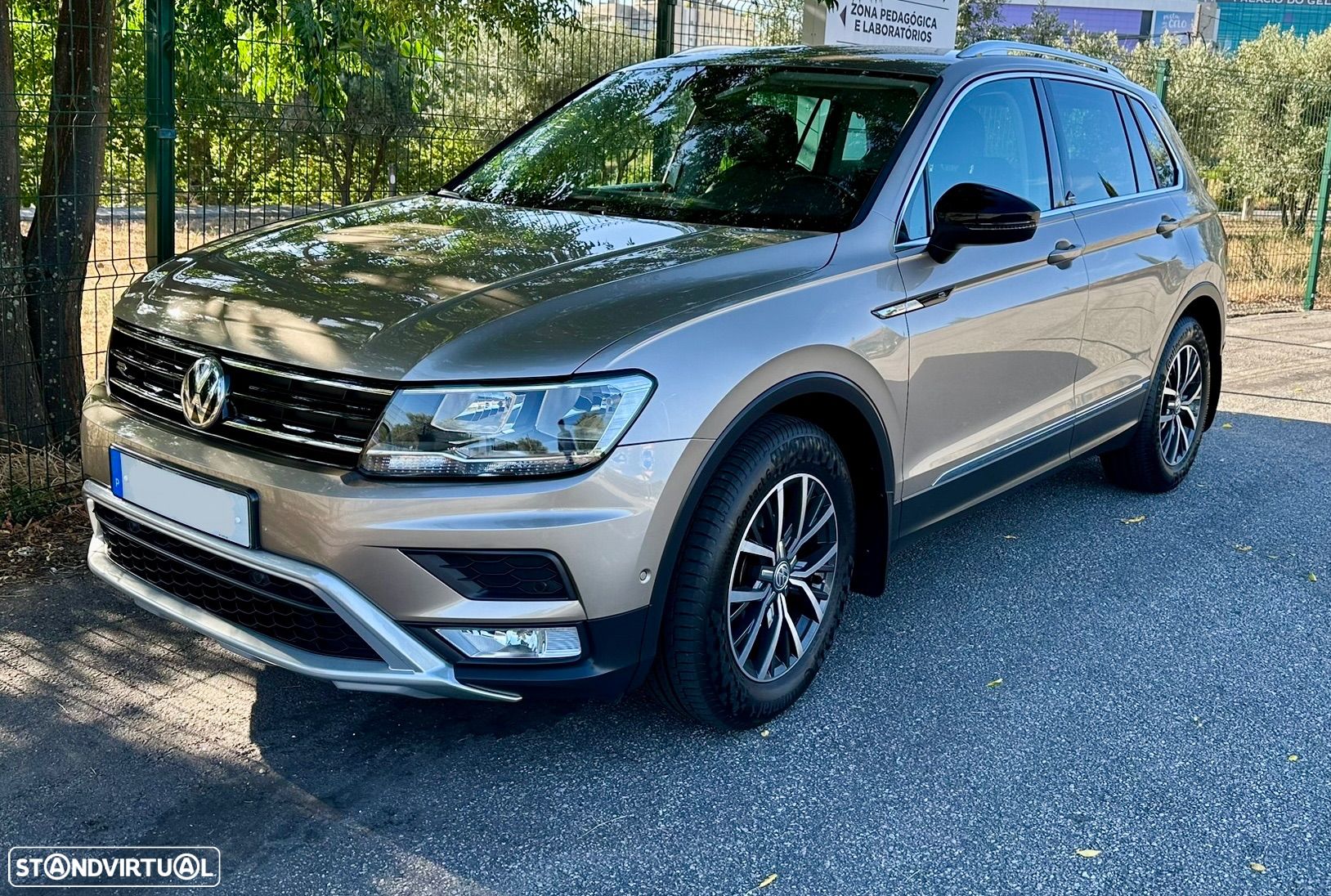 VW Tiguan 1.5 TSI Confortline - 1