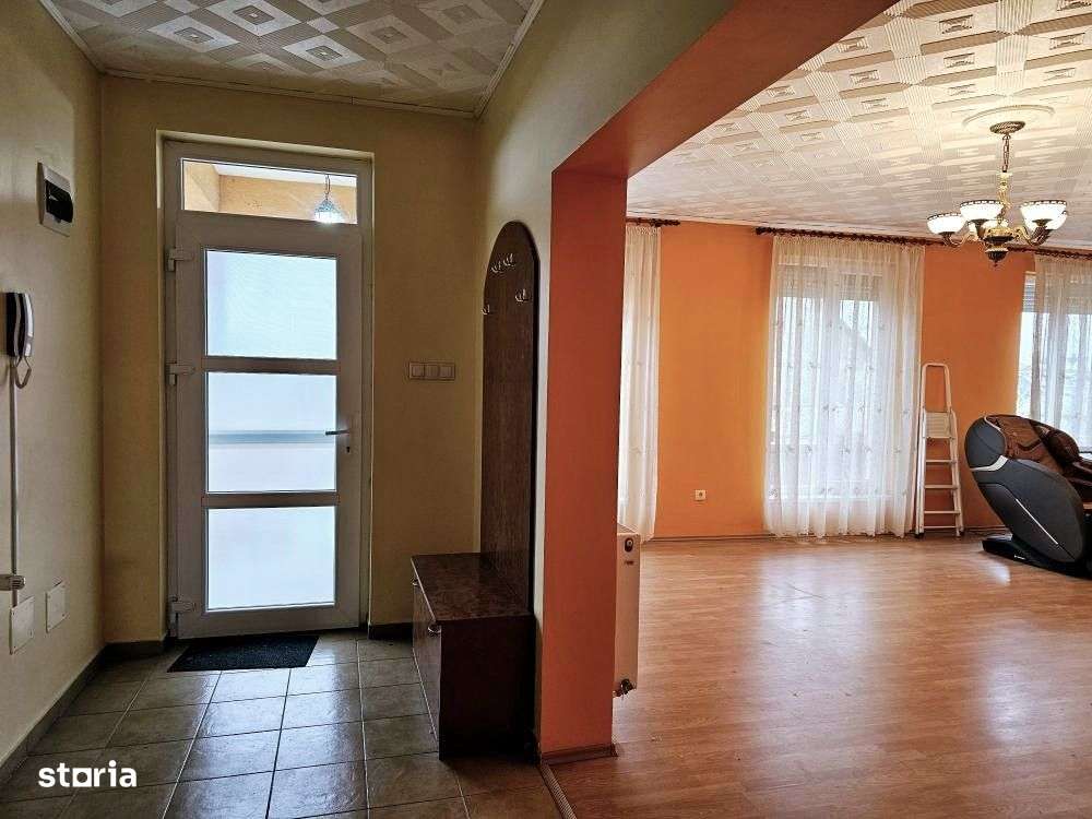 Casă cu teren generos și dublu front stradal, Str. Matei Corvin - Imagine principală: 5/20