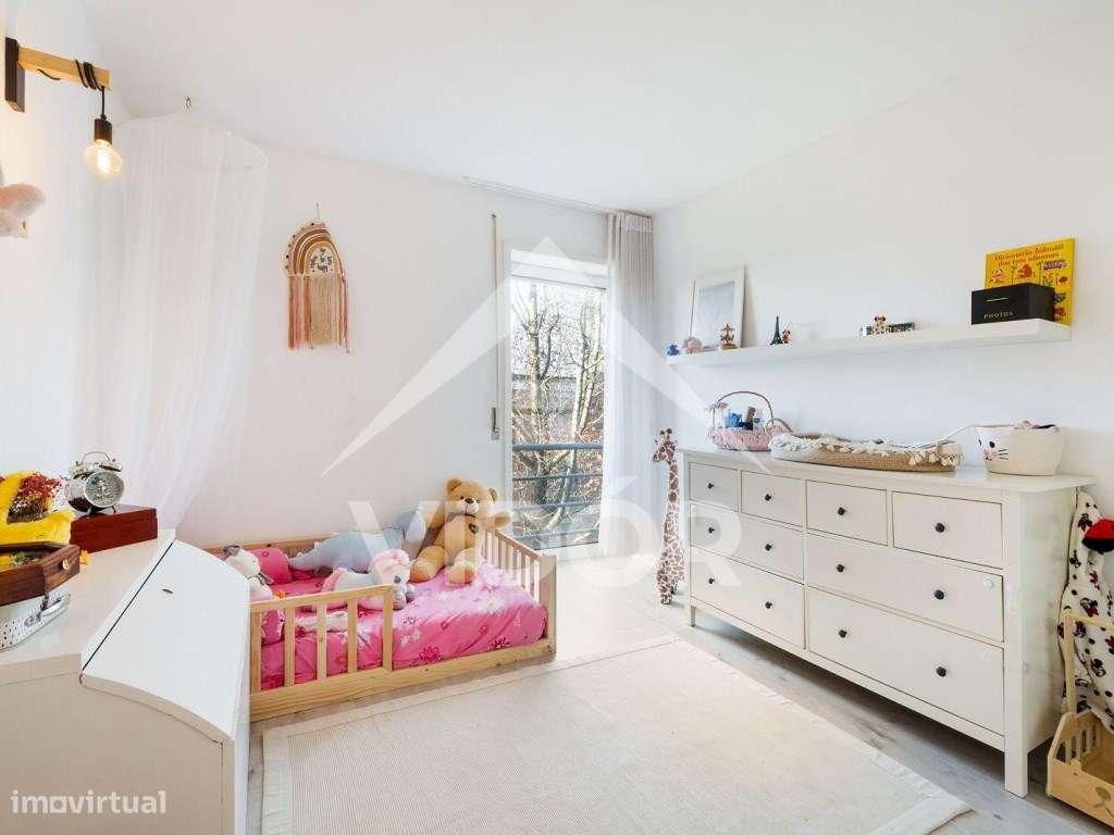 T2 com 130 m² | 105 m² de Área Privativa + Garagem e Arrumos-16